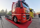 中國重汽汕德卡C7H自動(dòng)擋牽引車(chē)