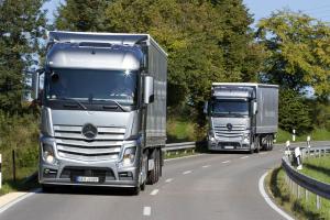 全新梅賽德斯-奔馳Actros榮膺“2013年度綠色卡車(chē)”大獎