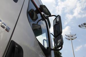 東風(fēng)柳汽 霸龍M7 康明斯400馬力6×4牽引車(chē) 國四