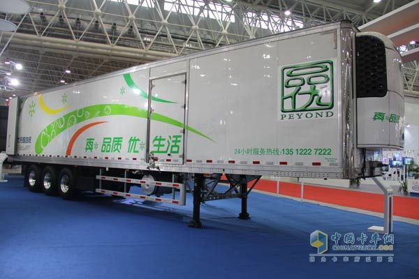 2013武漢車(chē)展 中集車(chē)輛帶來(lái)新式掛車(chē)產(chǎn)品