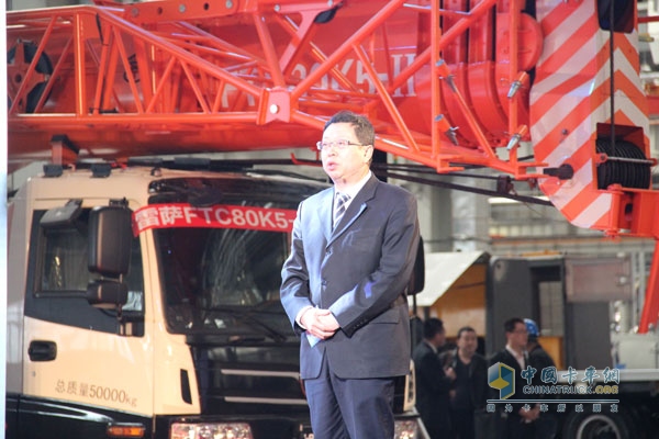 雷薩起重機事業(yè)部副總裁蔡淳進(jìn)行技術(shù)講解