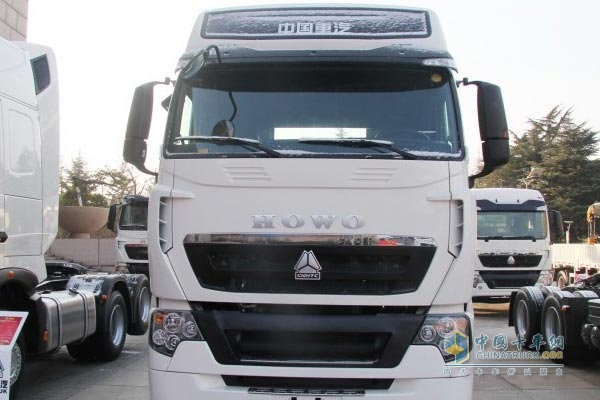 中國重汽 HOWO T7H 標載440馬力牽引車(chē)