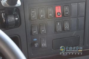 中國重汽 HOWO 6×4牽引車(chē)