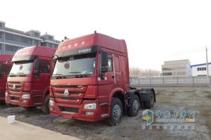 中國重汽 HOWO 6×2前雙轉向牽引車(chē)