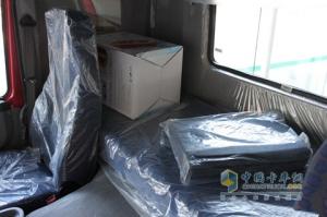 中國重汽 HOWO 6×2后提升式牽引車(chē)