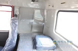 中國重汽 HOWO 4×2后提升式牽引車(chē)