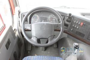 中國重汽 HOWO 4×2后提升式牽引車(chē)