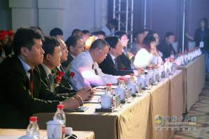 質(zhì)領(lǐng)先鋒 驅動(dòng)未來(lái) 中國重汽HOWO-T系列強勢進(jìn)入杭州