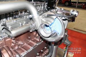 廣州車(chē)展:上汽依維柯紅巖攜科索動(dòng)力與杰獅牽引車(chē)隆重亮相