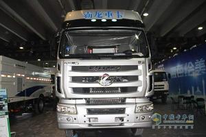 東風(fēng)柳汽 霸龍M7 玉柴400馬力 國四 牽引車(chē)