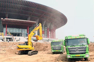 歐曼新型渣土車(chē)助力北京新機場(chǎng)工程建設