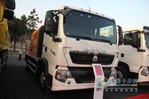中國重汽 T5G 280馬力 4X2 車(chē)載混凝土泵車(chē)