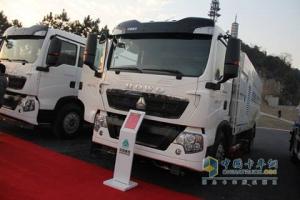 中國重汽 T5G 206馬力 4X2 掃路車(chē)