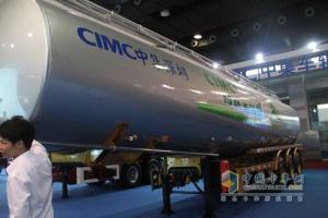 中集兩節式液灌半掛車(chē)