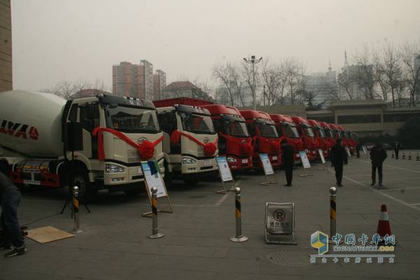 一汽解放J6全品系天然氣產(chǎn)品全國總投放儀式