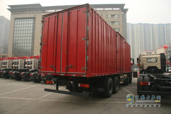 一汽解放J6全品系天然氣產(chǎn)品全國總投放儀式