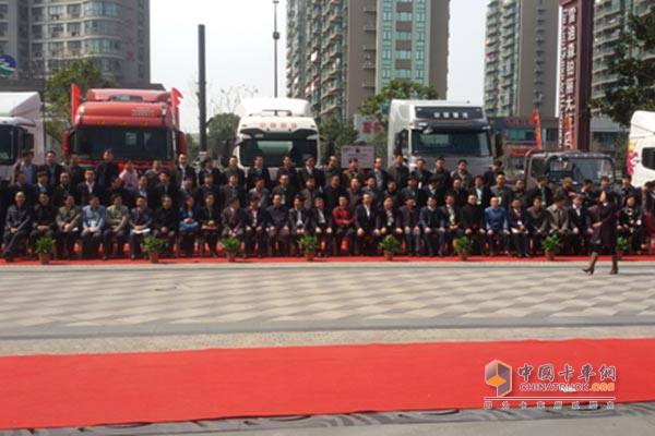 2015?；肺锪鬟\輸高峰論壇人員合影