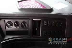 福田瑞沃 濰柴336馬力 8X4 國四 重載型工程車(chē)