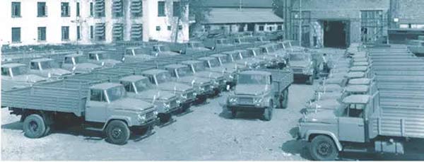 中國第一輛中型柴油載貨汽車(chē)——“廣西”牌汽車(chē)