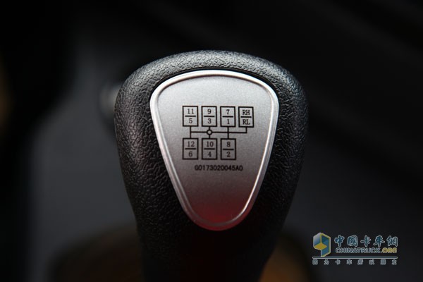 福田瑞沃 濰柴336馬力 8X4 國四 重載型工程車(chē)