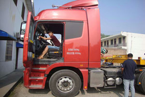 十臺重卡八臺歐曼 “歐曼粉”鐘情至深