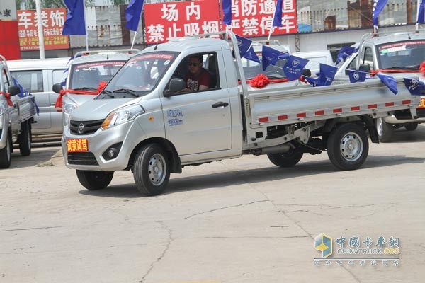 用戶(hù)試乘試駕福田伽途T3