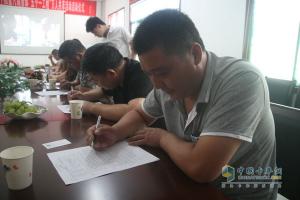 將溫暖送到家 中國重汽“五個(gè)一工程”萬(wàn)人共享活動(dòng)啟動(dòng)