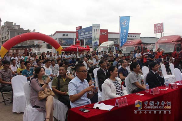 福田奧鈴&圖雅諾2015品質(zhì)體驗萬(wàn)里行活動(dòng)現場(chǎng)