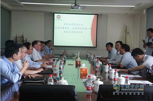 東風(fēng)領(lǐng)導調研東沃卡車(chē)