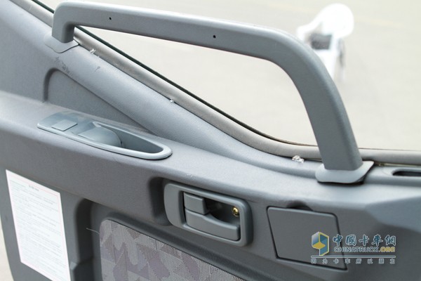 福田瑞沃 瑞沃中馳 4X2 多功能灑水車(chē)（內飾）