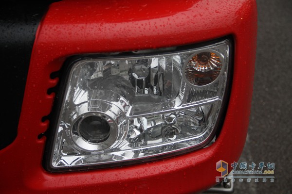 福田瑞沃 濰柴 270馬力 8X4 自卸車(chē)（外觀(guān)）