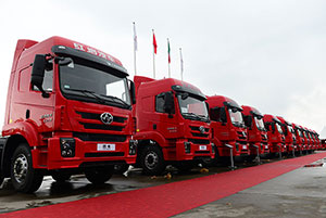 全新升級雙炮連響 紅巖杰卡、全新杰獅暢途版上市