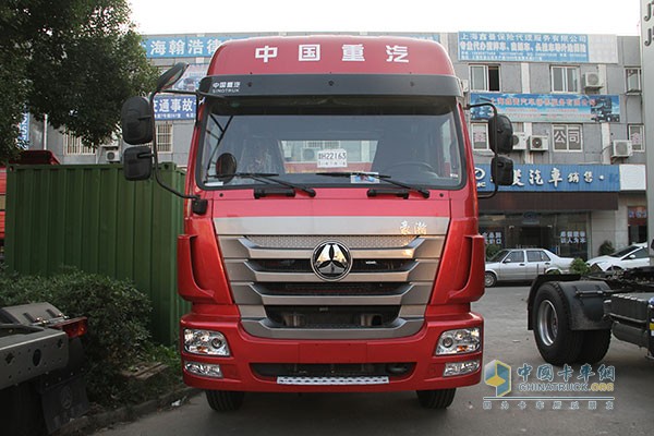 中國重汽豪瀚J5G34 340馬力 4X2港口牽引車(chē)