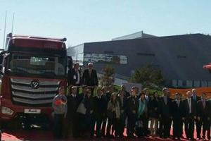 [獨家]默克爾訪(fǎng)華團攜德國工業(yè)4.0參觀(guān)福田戴姆勒汽車(chē)數字化工廠(chǎng)