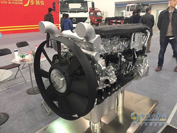 中國重汽武漢車(chē)展展臺面面觀(guān)