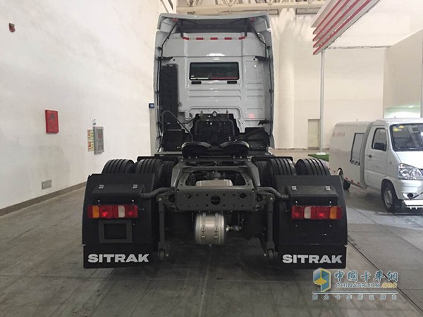 中國重汽武漢車(chē)展展臺面面觀(guān)