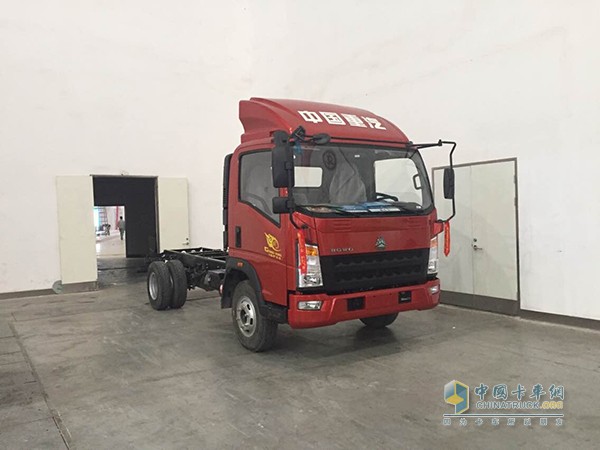 中國重汽武漢車(chē)展展臺面面觀(guān)