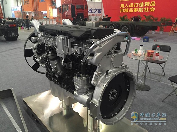 中國重汽武漢車(chē)展展臺面面觀(guān)