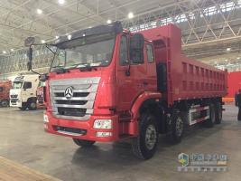 中國重汽武漢車(chē)展展臺面面觀(guān)