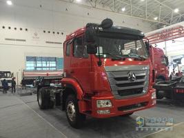 中國重汽武漢車(chē)展展臺面面觀(guān)