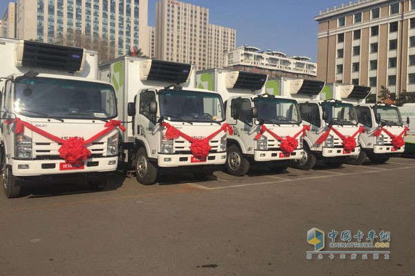 農產(chǎn)品冷鏈運輸新風(fēng)向：首批慶鈴700P冷藏車(chē)交付遼寧物流企