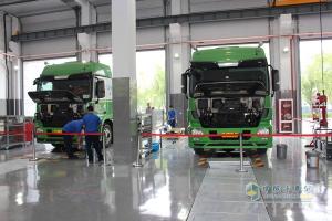 奔馳Actros 2648 6×2卡車(chē)榮耀亮相 暨利星行商用車(chē)昆山總部開(kāi)業(yè)