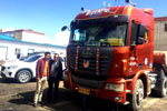 格桑多吉和聯(lián)合卡車(chē)“雪鷹服務(wù)”