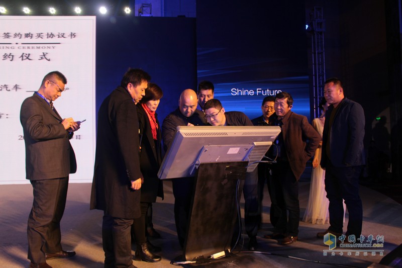 一汽解放 J6P重卡 質(zhì)惠版 420馬力 6X4 牽引車(chē)(CA4250P66K24T1A1HE4)