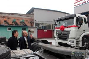 強強聯(lián)手 中國重汽50臺豪翰轎運車(chē)交付長(cháng)久物流