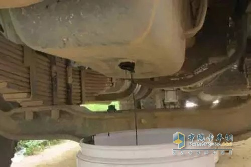  哪些因素導致卡車(chē)漏油？