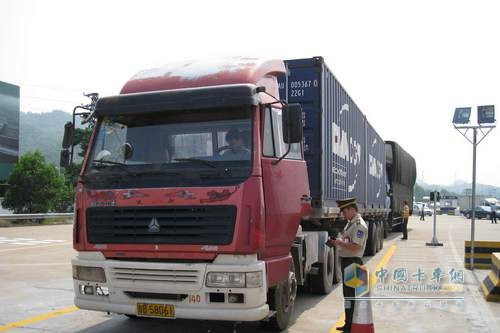 長(cháng)春嚴查貨車(chē)交通違法