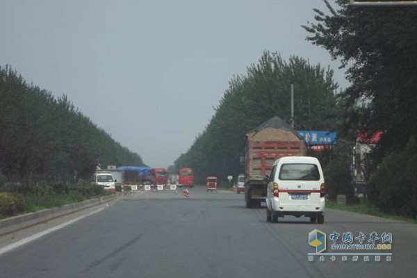 沙河市連續開(kāi)展治理超限超載車(chē)輛集中行動(dòng)