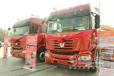 聯(lián)合卡車(chē)U400牽引車(chē)