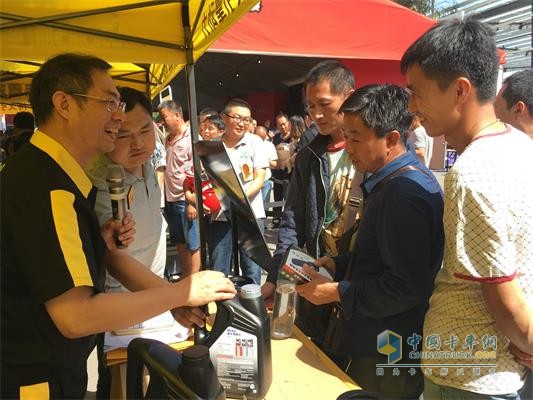 現場(chǎng)互動(dòng)